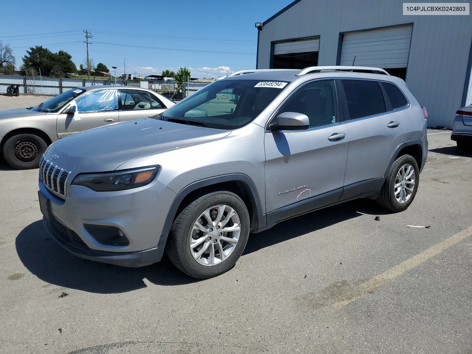 2019 Jeep Cherokee Latitude VIN: 1C4PJLCBXKD242803 Lot: 53848294