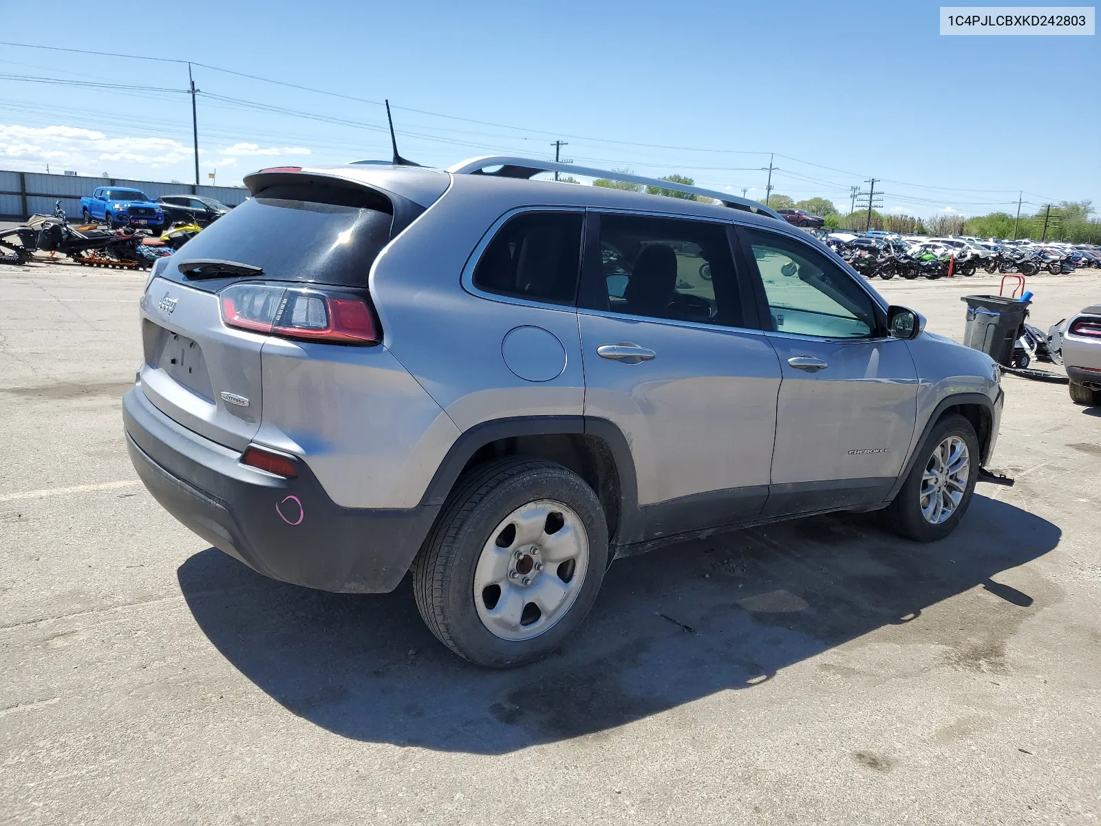 1C4PJLCBXKD242803 2019 Jeep Cherokee Latitude