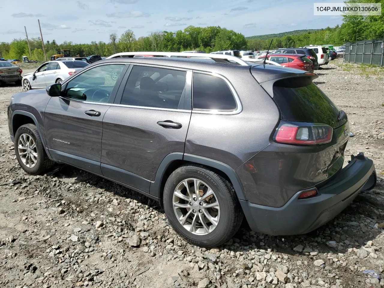 1C4PJMLBXKD130606 2019 Jeep Cherokee Latitude Plus