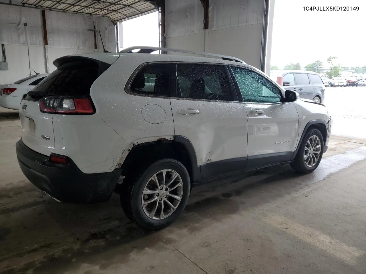 2019 Jeep Cherokee Latitude Plus VIN: 1C4PJLLX5KD120149 Lot: 55547034