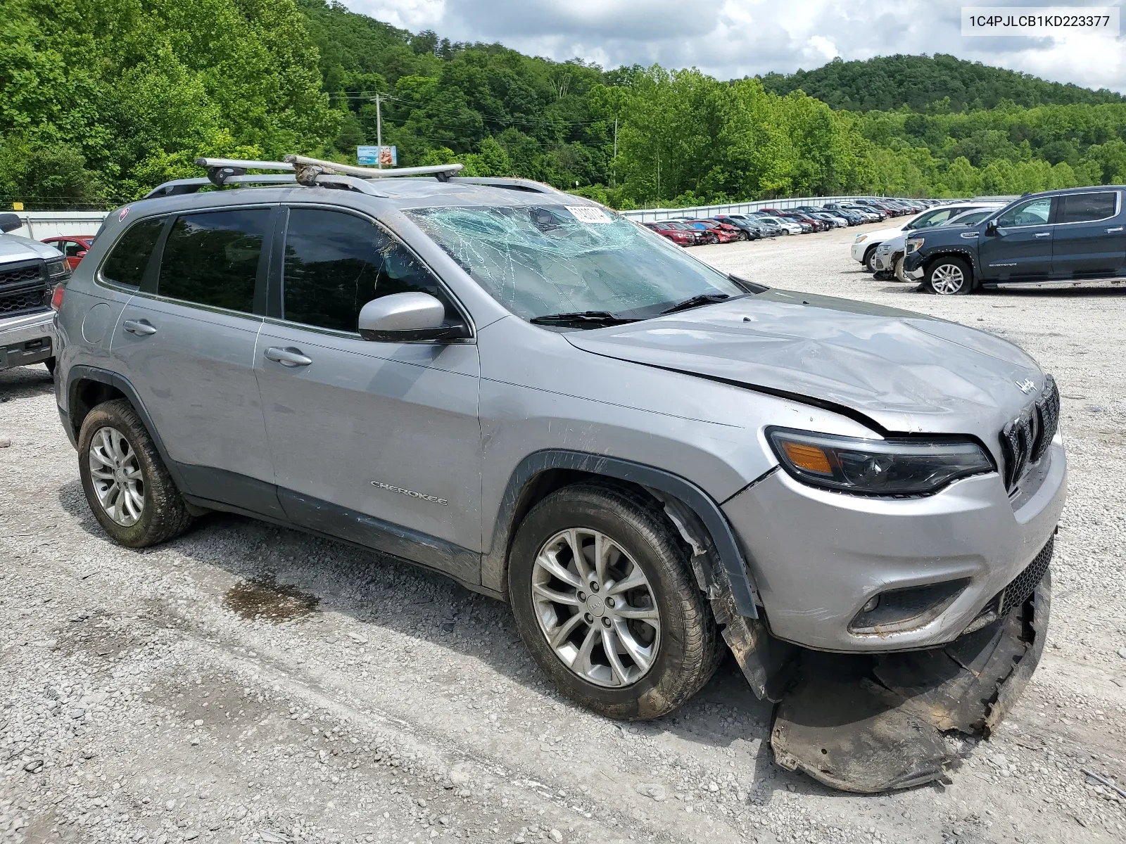 1C4PJLCB1KD223377 2019 Jeep Cherokee Latitude