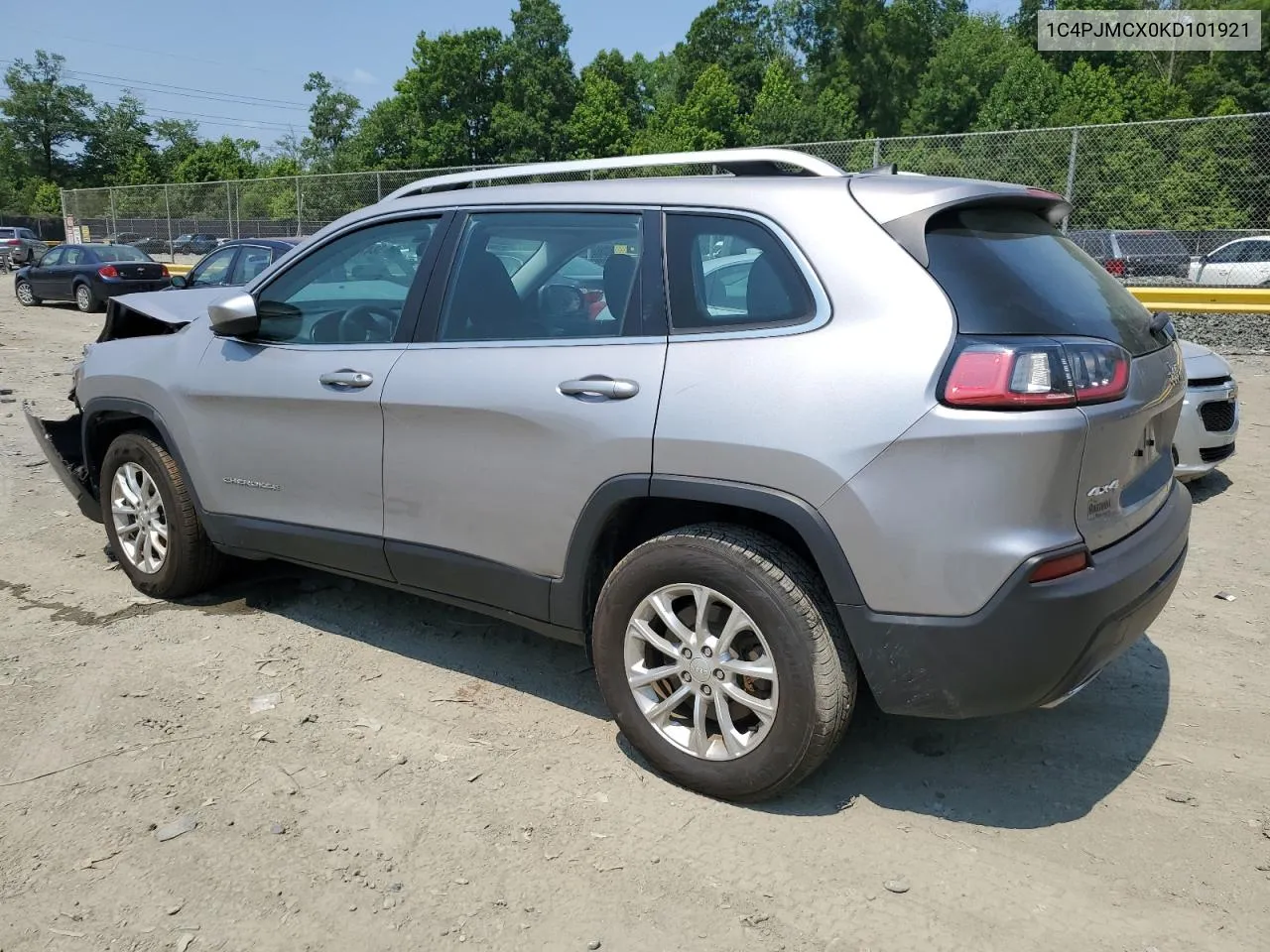 1C4PJMCX0KD101921 2019 Jeep Cherokee Latitude