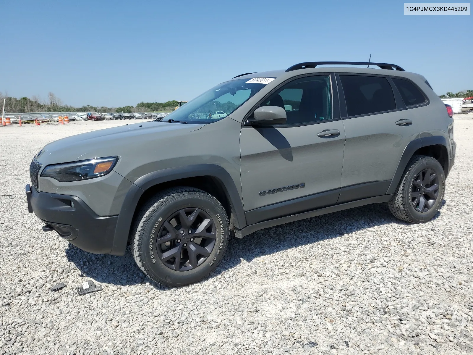 1C4PJMCX3KD445209 2019 Jeep Cherokee Latitude