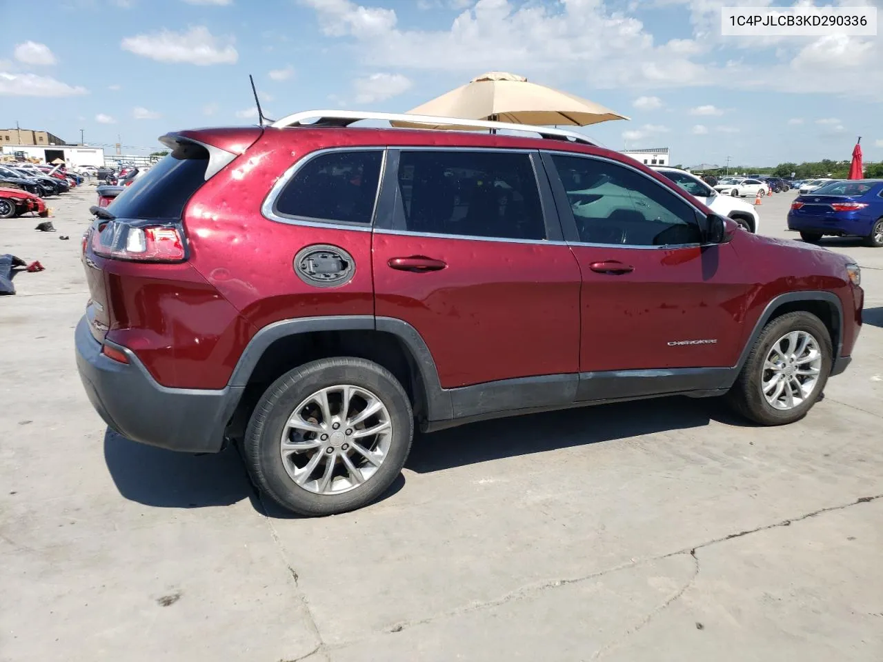 1C4PJLCB3KD290336 2019 Jeep Cherokee Latitude