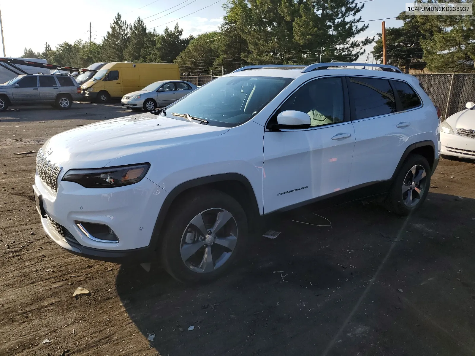 2019 Jeep Cherokee Limited VIN: 1C4PJMDN2KD238937 Lot: 62751064