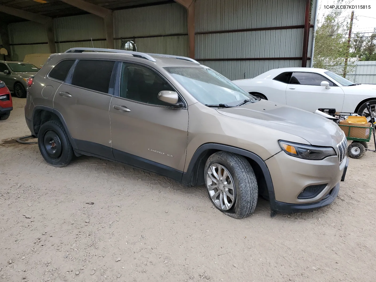 2019 Jeep Cherokee Latitude VIN: 1C4PJLCB7KD115815 Lot: 63625114