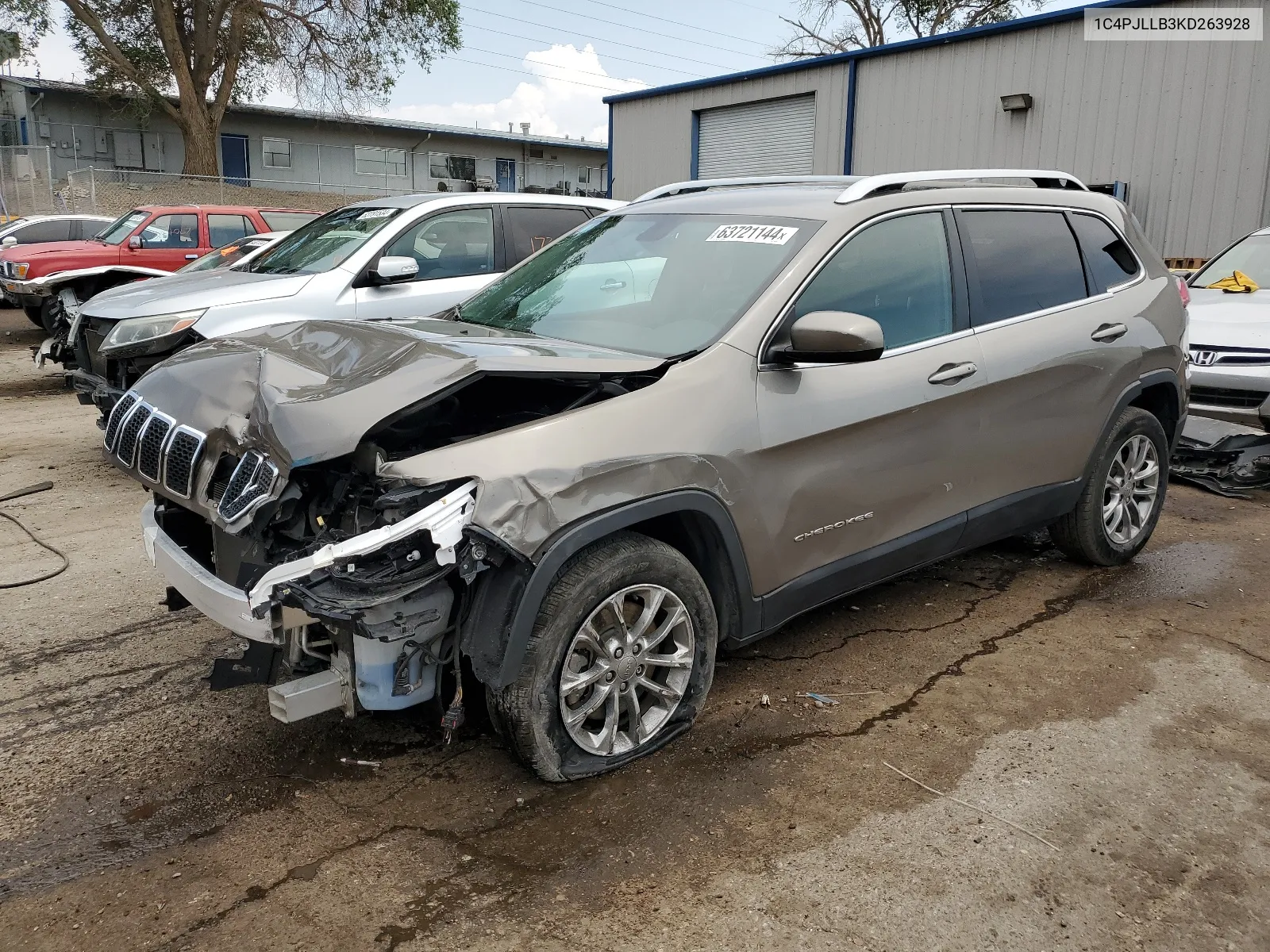 2019 Jeep Cherokee Latitude Plus VIN: 1C4PJLLB3KD263928 Lot: 63721144