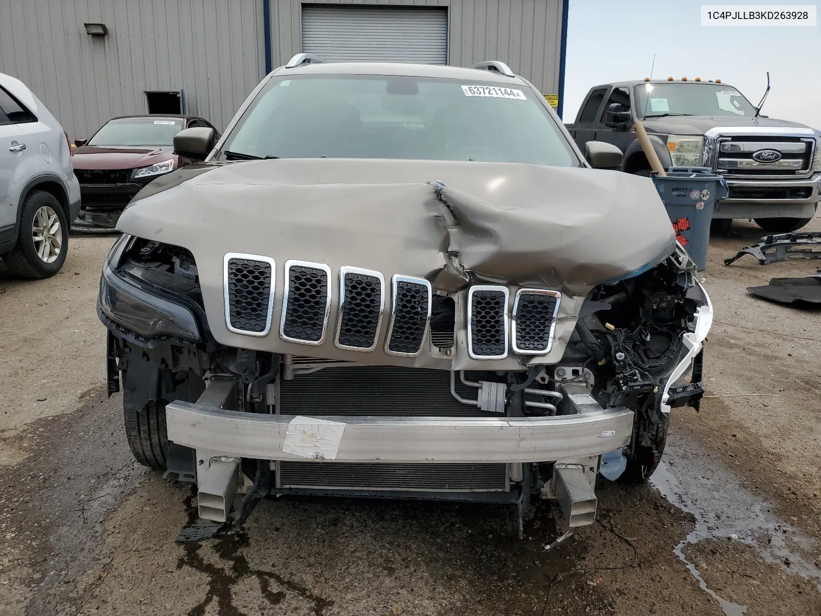 2019 Jeep Cherokee Latitude Plus VIN: 1C4PJLLB3KD263928 Lot: 63721144