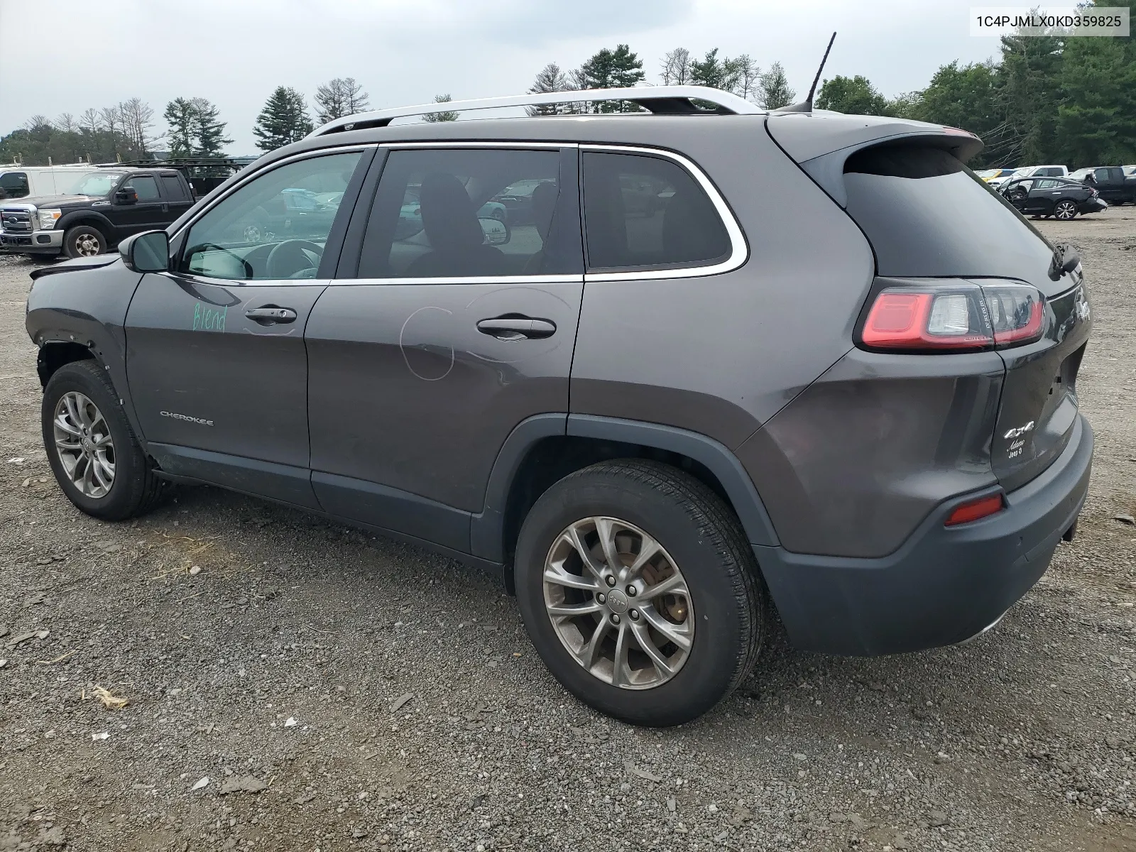 1C4PJMLX0KD359825 2019 Jeep Cherokee Latitude Plus