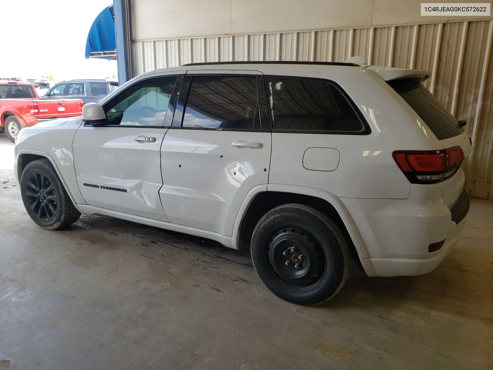 1C4RJEAG0KC572622 2019 Jeep Grand Cherokee Laredo