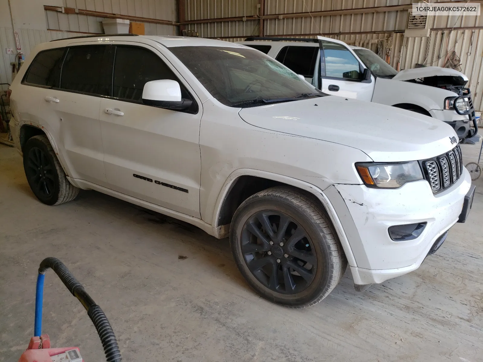 1C4RJEAG0KC572622 2019 Jeep Grand Cherokee Laredo