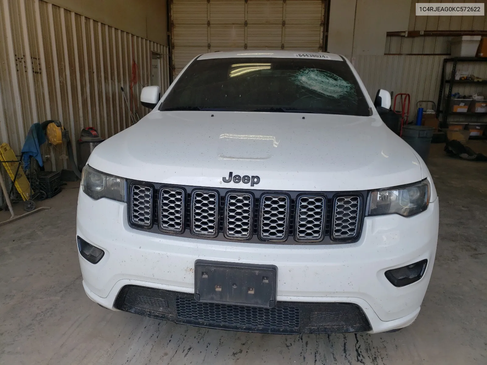 1C4RJEAG0KC572622 2019 Jeep Grand Cherokee Laredo