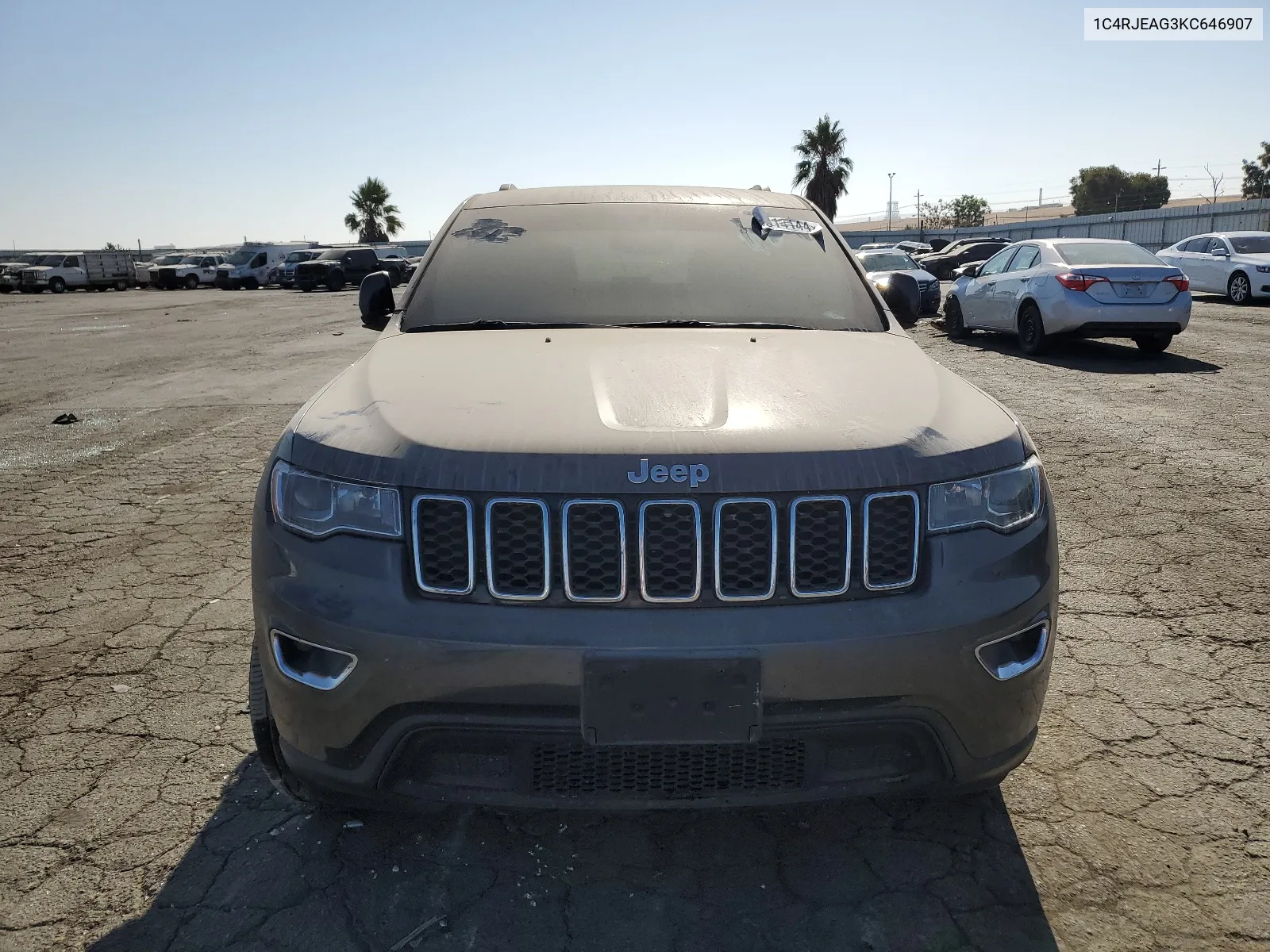 1C4RJEAG3KC646907 2019 Jeep Grand Cherokee Laredo