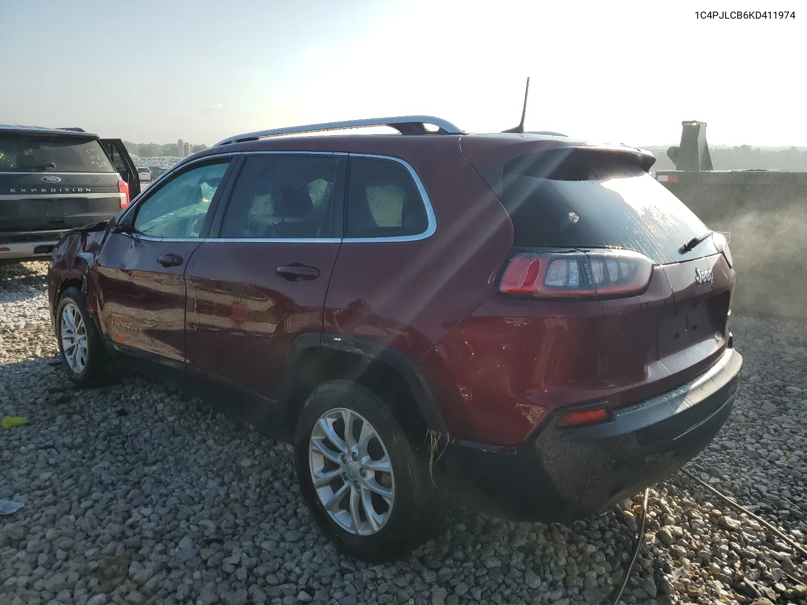 1C4PJLCB6KD411974 2019 Jeep Cherokee Latitude