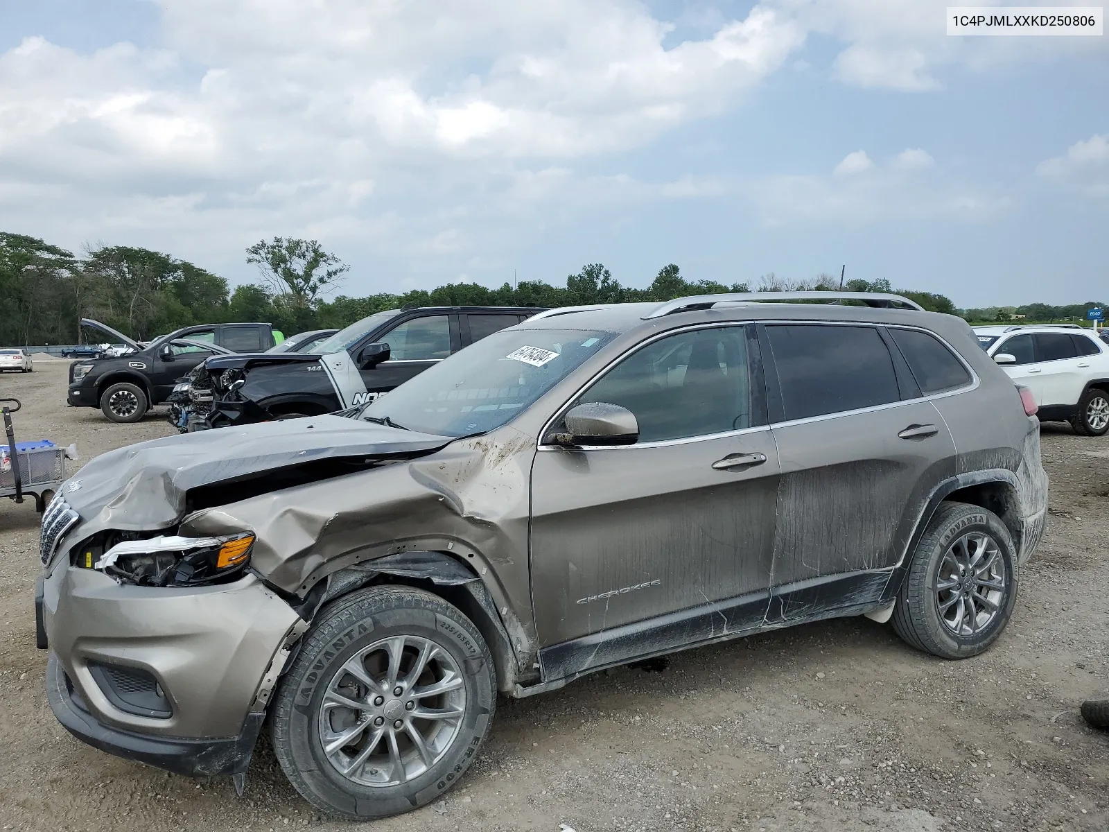 2019 Jeep Cherokee Latitude Plus VIN: 1C4PJMLXXKD250806 Lot: 64764304