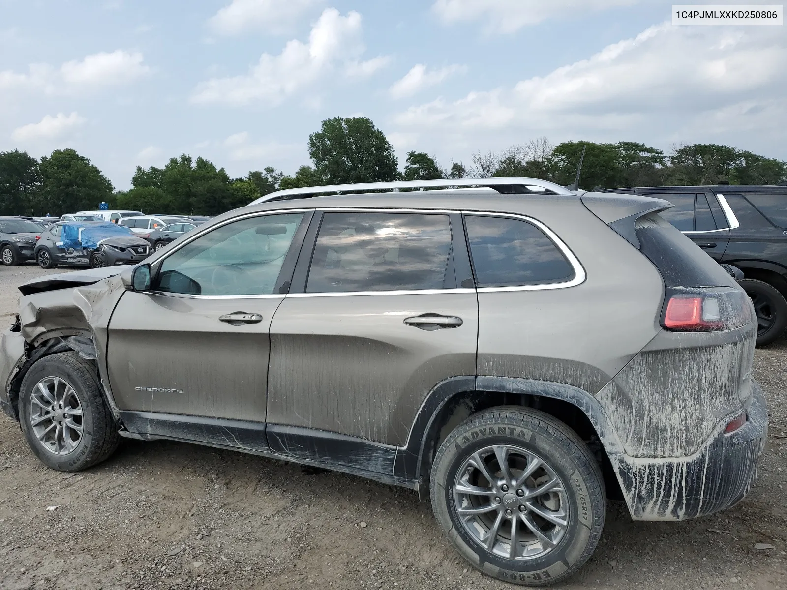 2019 Jeep Cherokee Latitude Plus VIN: 1C4PJMLXXKD250806 Lot: 64764304