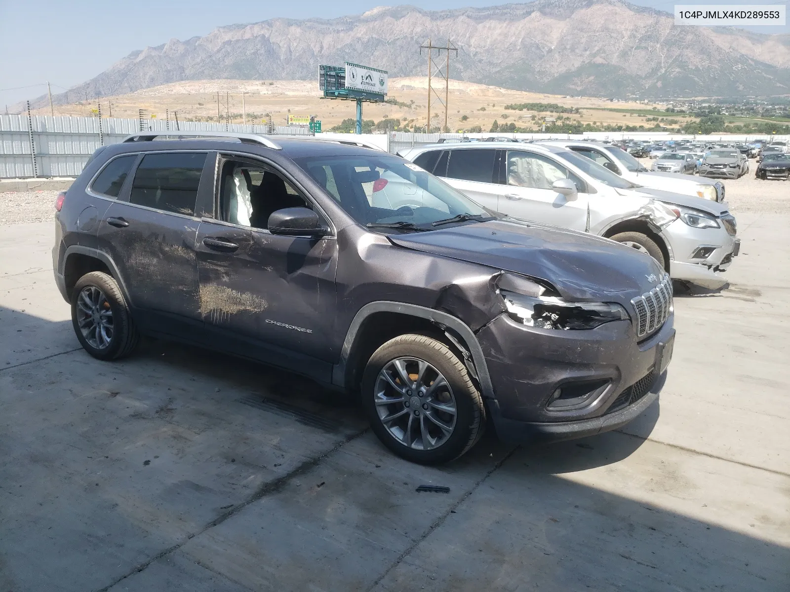 2019 Jeep Cherokee Latitude Plus VIN: 1C4PJMLX4KD289553 Lot: 65471294