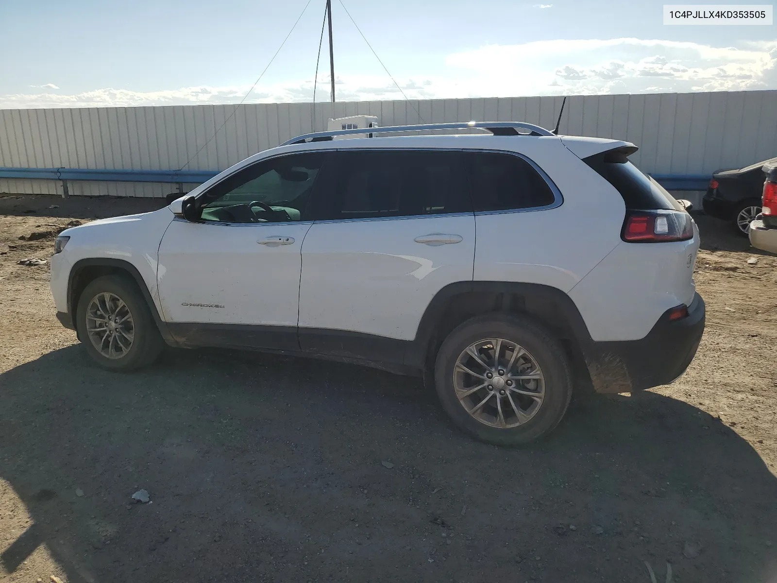 1C4PJLLX4KD353505 2019 Jeep Cherokee Latitude Plus