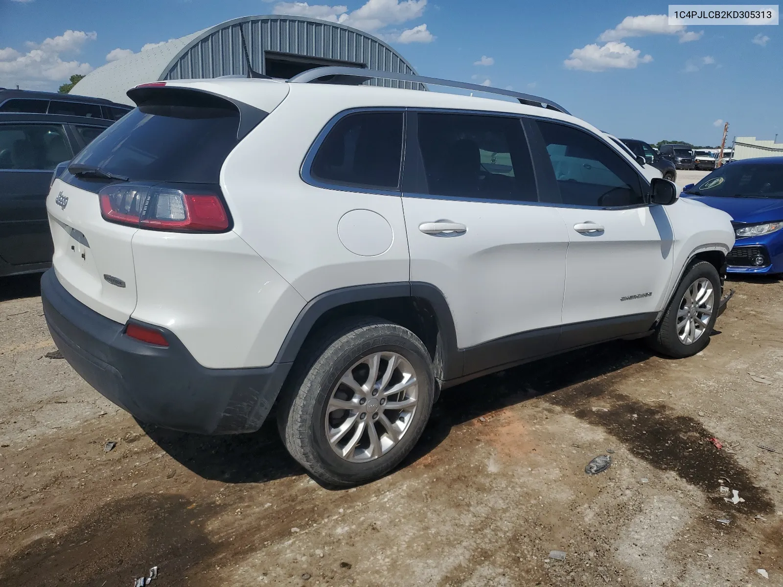 1C4PJLCB2KD305313 2019 Jeep Cherokee Latitude