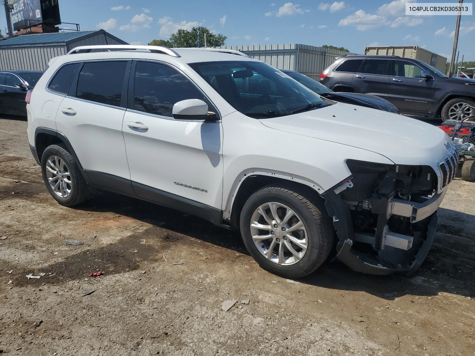 1C4PJLCB2KD305313 2019 Jeep Cherokee Latitude