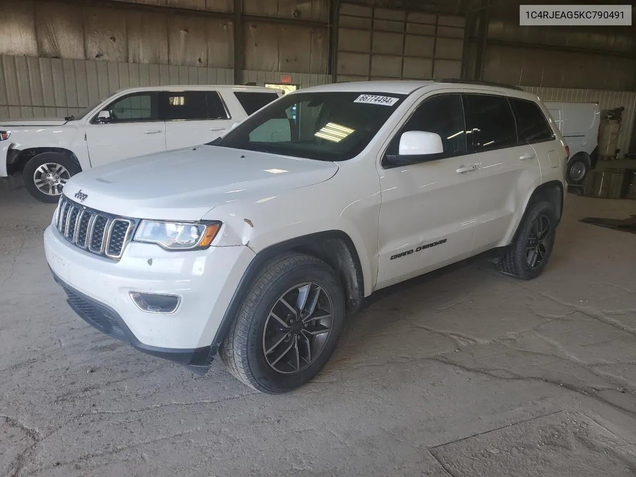 1C4RJEAG5KC790491 2019 Jeep Grand Cherokee Laredo