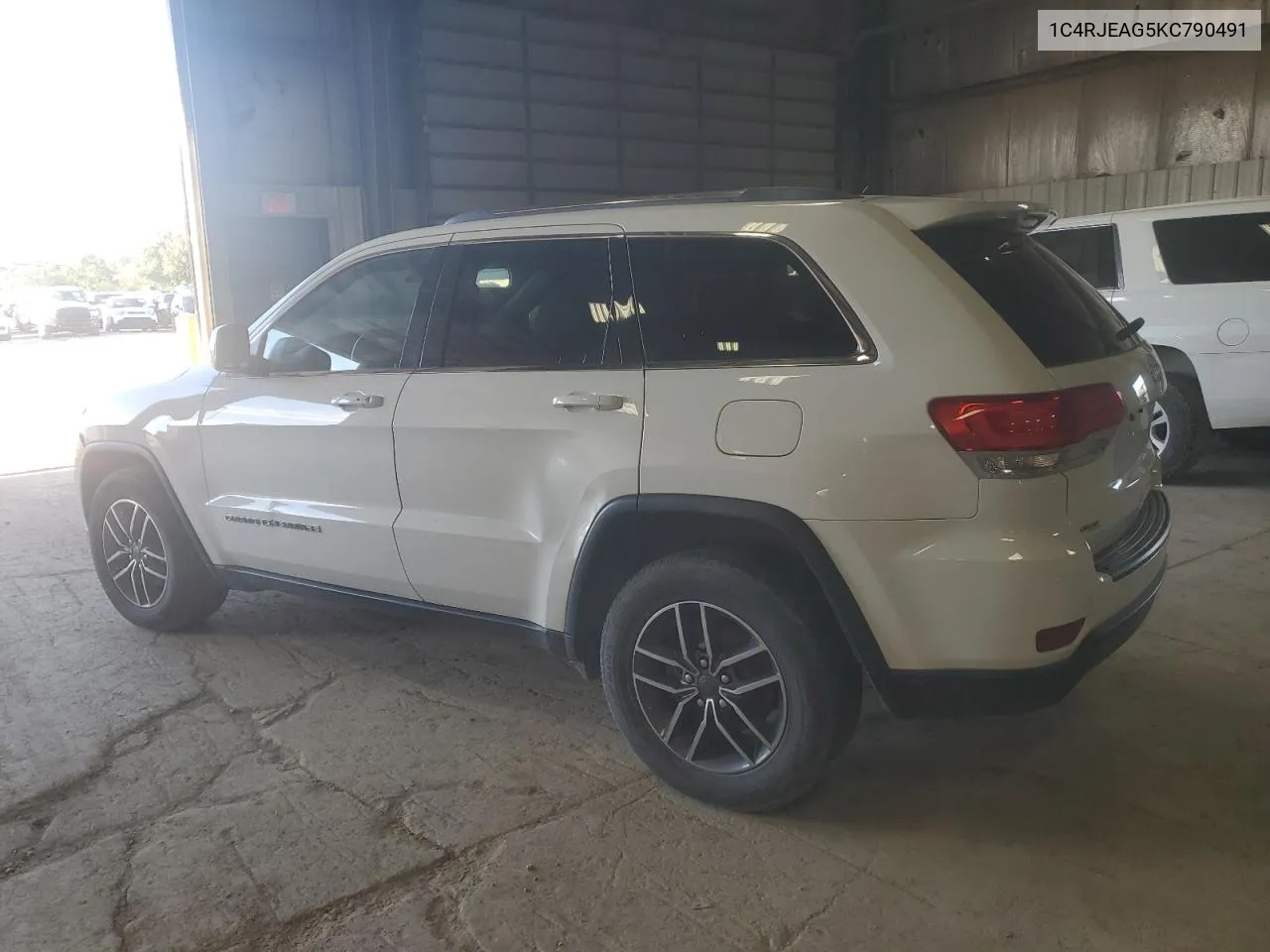 1C4RJEAG5KC790491 2019 Jeep Grand Cherokee Laredo