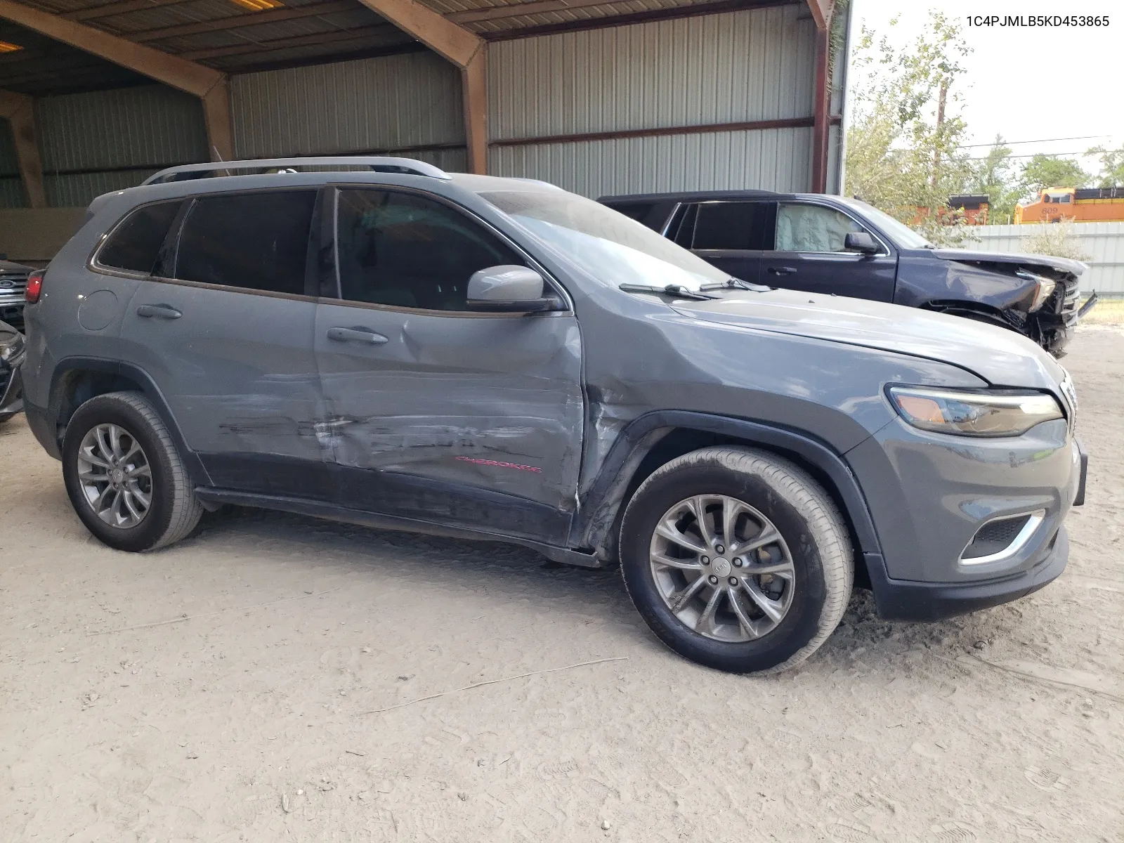 2019 Jeep Cherokee Latitude Plus VIN: 1C4PJMLB5KD453865 Lot: 67664264