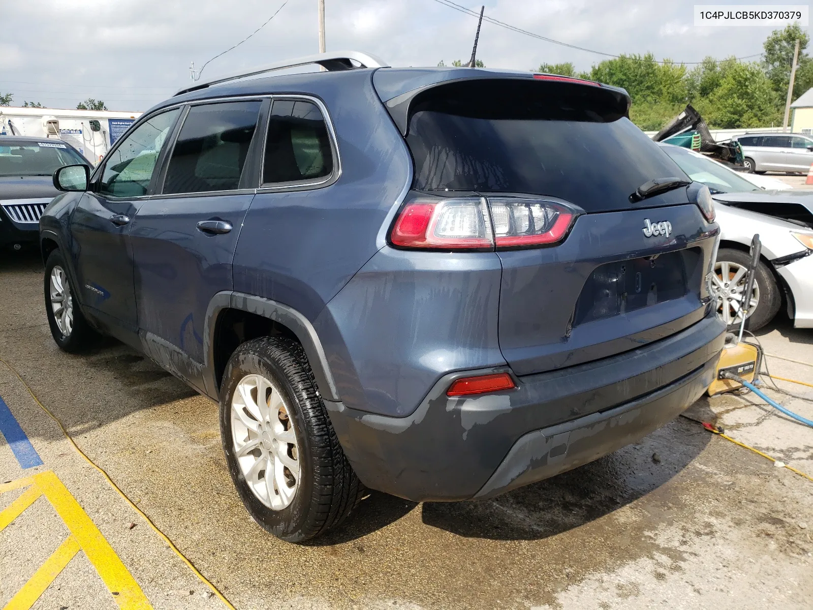 1C4PJLCB5KD370379 2019 Jeep Cherokee Latitude