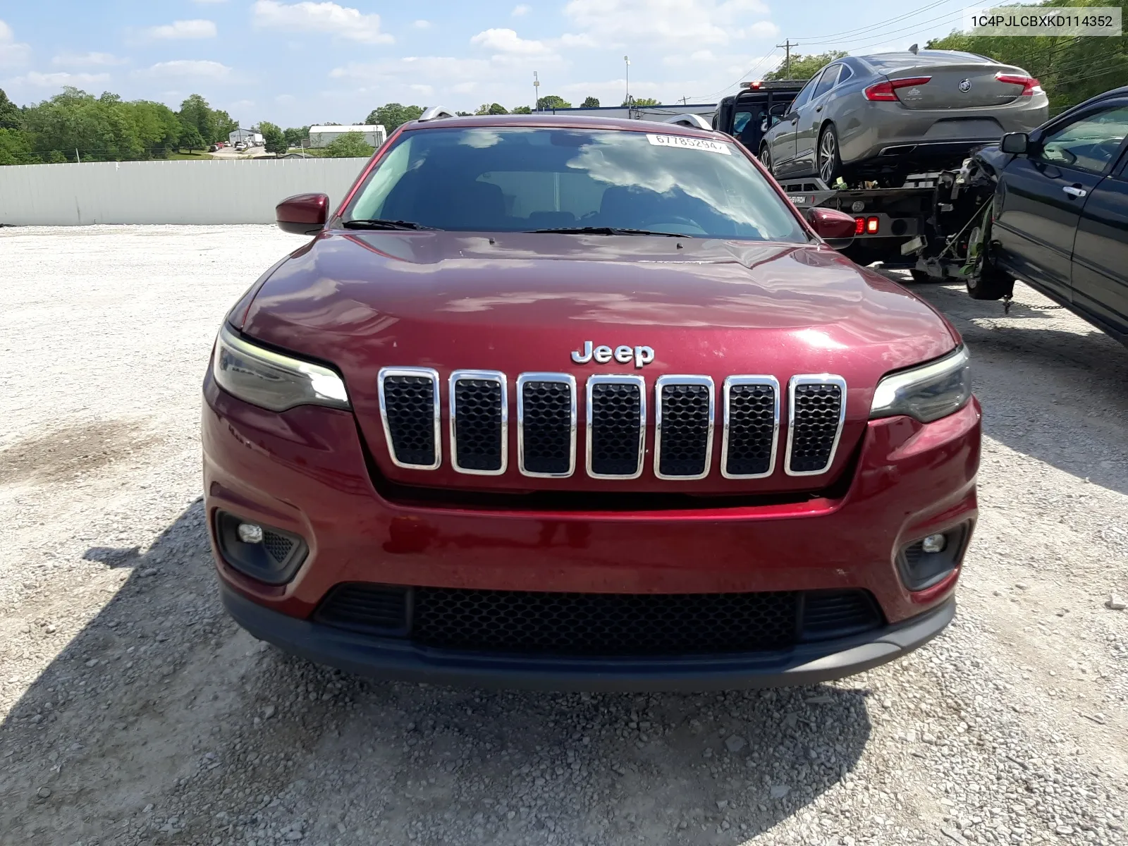 2019 Jeep Cherokee Latitude VIN: 1C4PJLCBXKD114352 Lot: 67785294