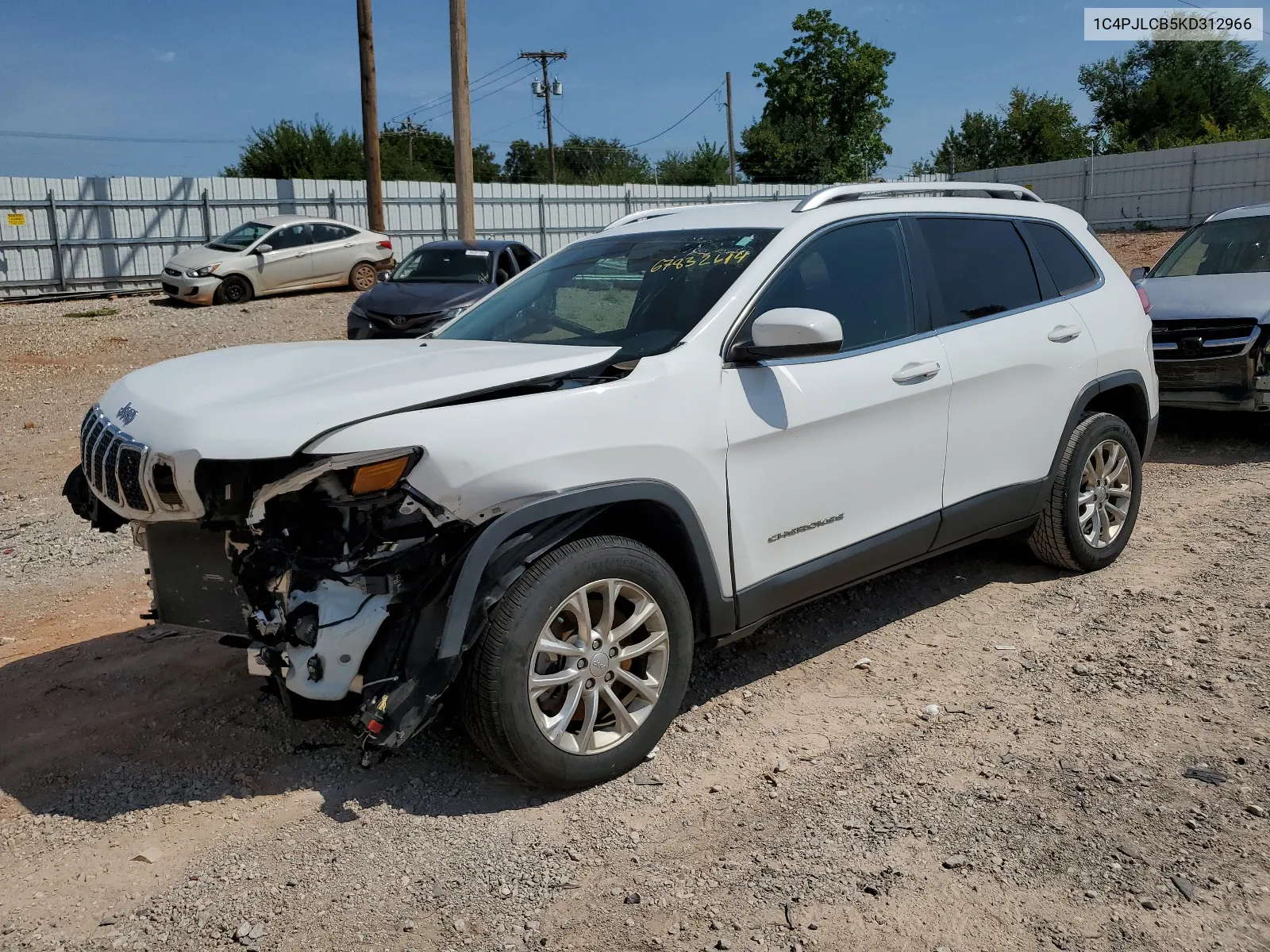 2019 Jeep Cherokee Latitude VIN: 1C4PJLCB5KD312966 Lot: 67832614