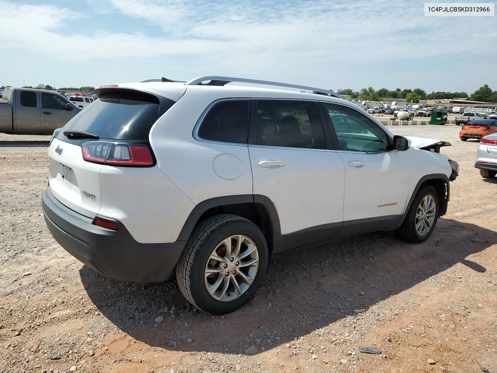 2019 Jeep Cherokee Latitude VIN: 1C4PJLCB5KD312966 Lot: 67832614