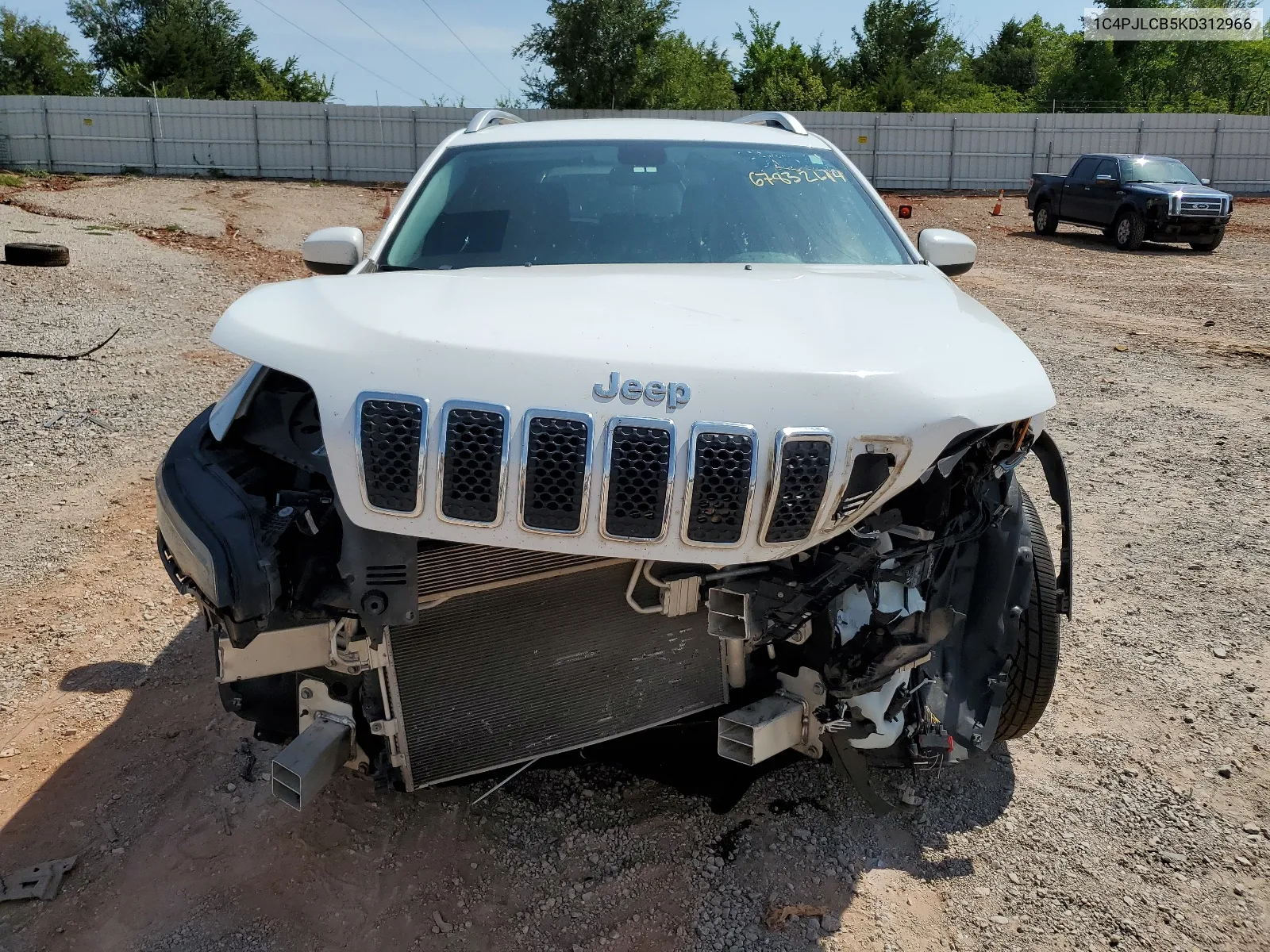 1C4PJLCB5KD312966 2019 Jeep Cherokee Latitude