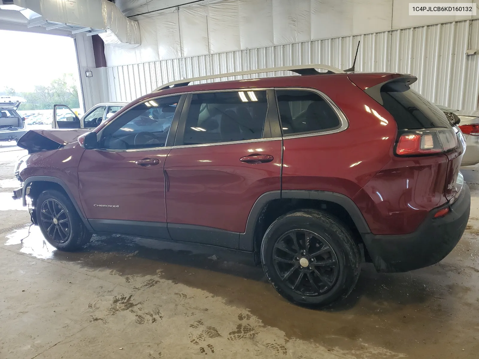 1C4PJLCB6KD160132 2019 Jeep Cherokee Latitude