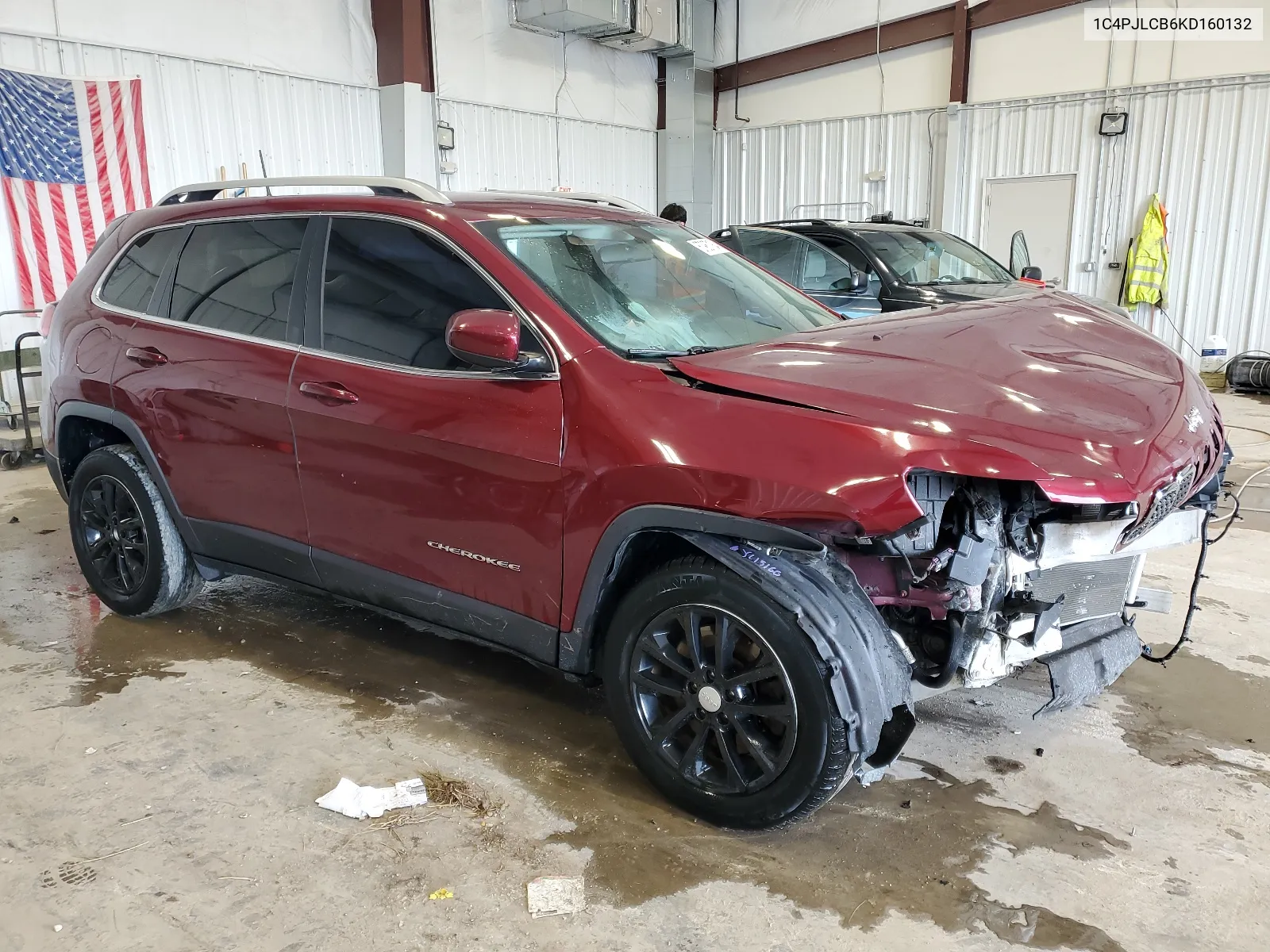 1C4PJLCB6KD160132 2019 Jeep Cherokee Latitude