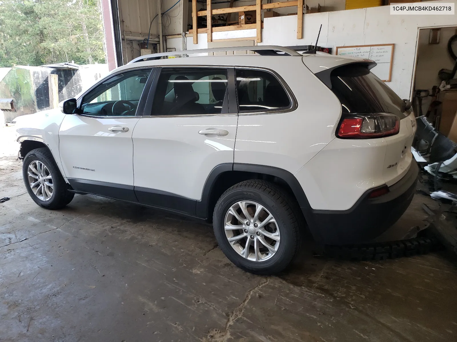 2019 Jeep Cherokee Latitude VIN: 1C4PJMCB4KD462718 Lot: 68063164