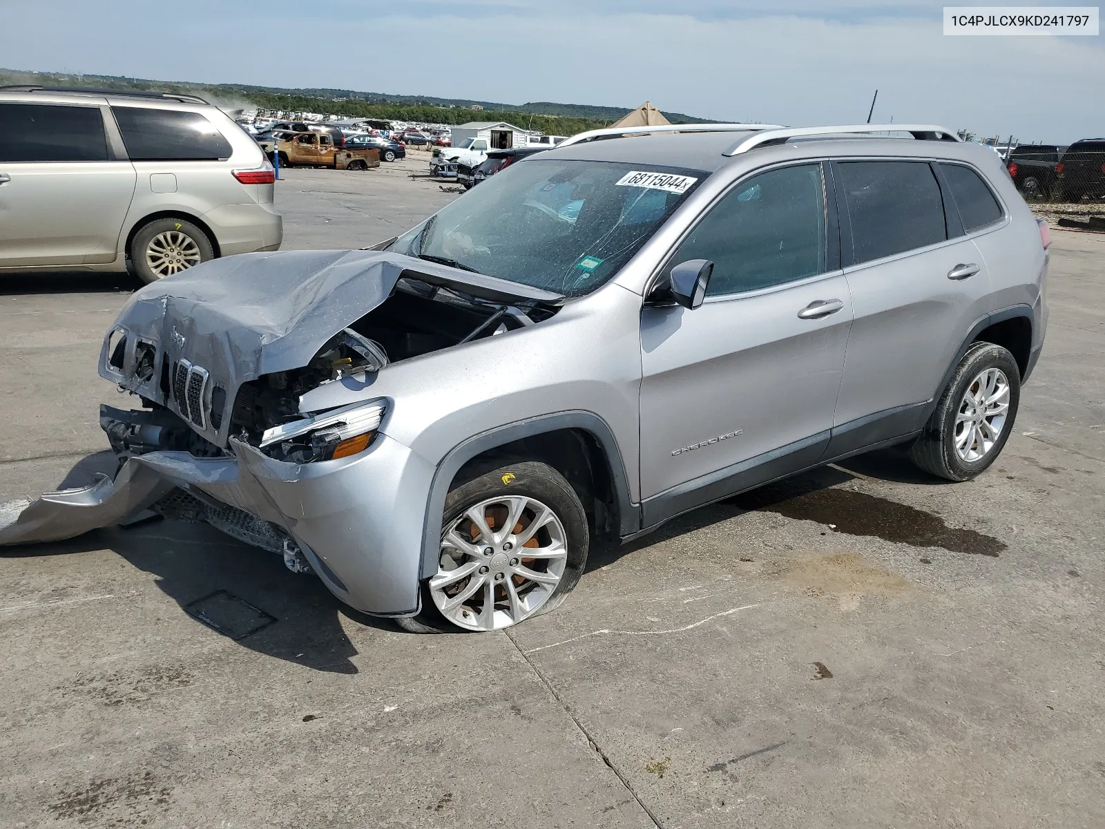 1C4PJLCX9KD241797 2019 Jeep Cherokee Latitude