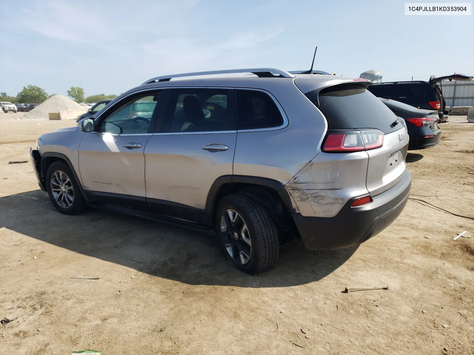 2019 Jeep Cherokee Latitude Plus VIN: 1C4PJLLB1KD353904 Lot: 68549964