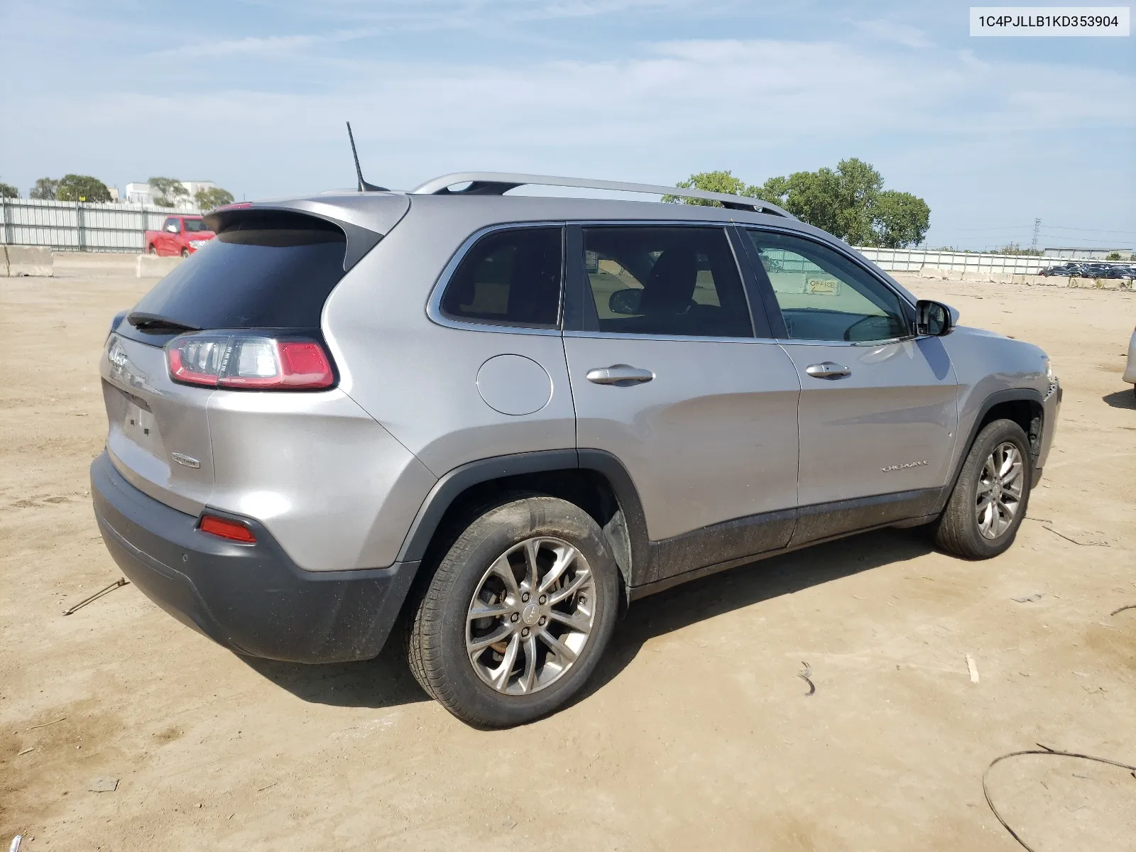 2019 Jeep Cherokee Latitude Plus VIN: 1C4PJLLB1KD353904 Lot: 68549964