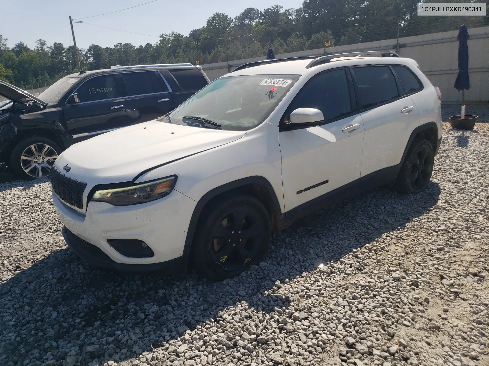 2019 Jeep Cherokee Latitude Plus VIN: 1C4PJLLBXKD490341 Lot: 68562054