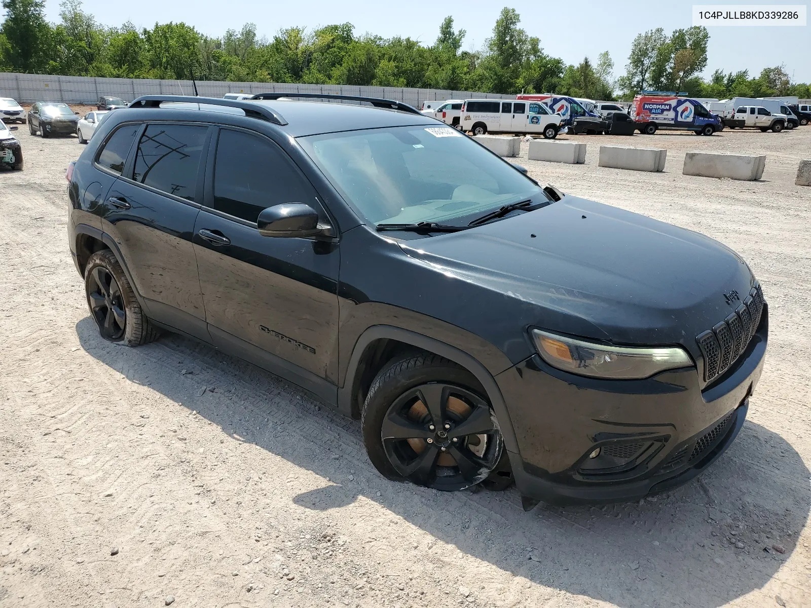 2019 Jeep Cherokee Latitude Plus VIN: 1C4PJLLB8KD339286 Lot: 68643384