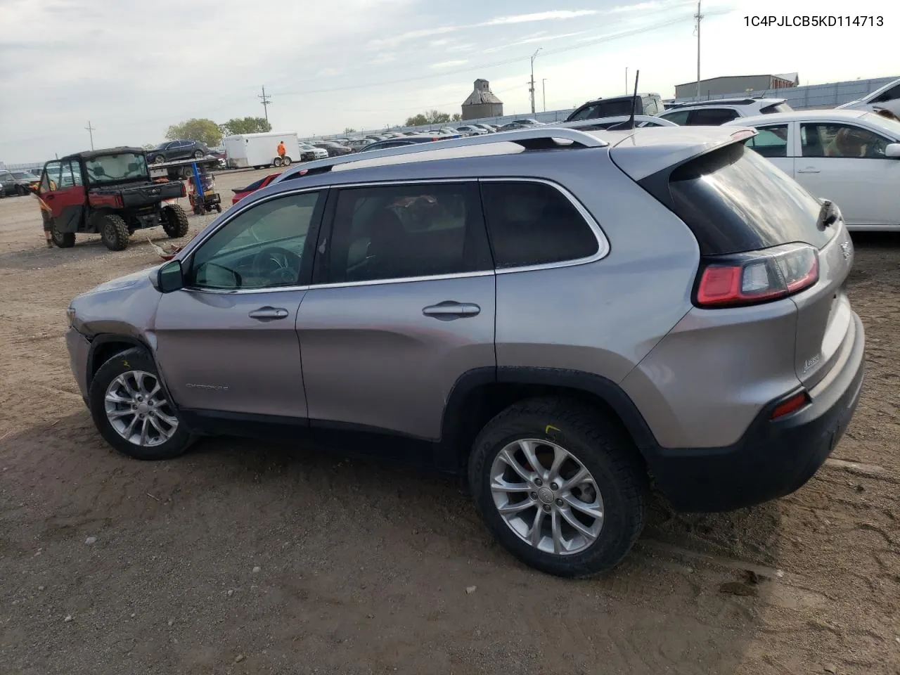 1C4PJLCB5KD114713 2019 Jeep Cherokee Latitude