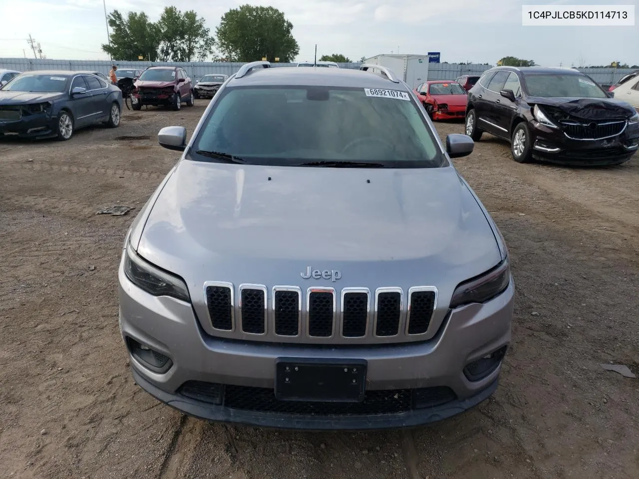 1C4PJLCB5KD114713 2019 Jeep Cherokee Latitude