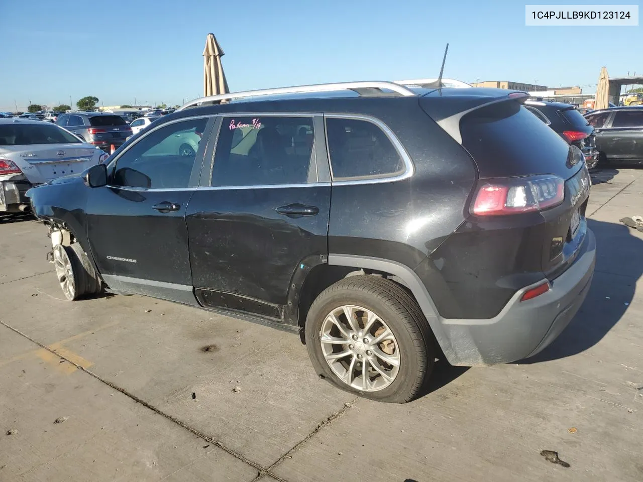 1C4PJLLB9KD123124 2019 Jeep Cherokee Latitude Plus