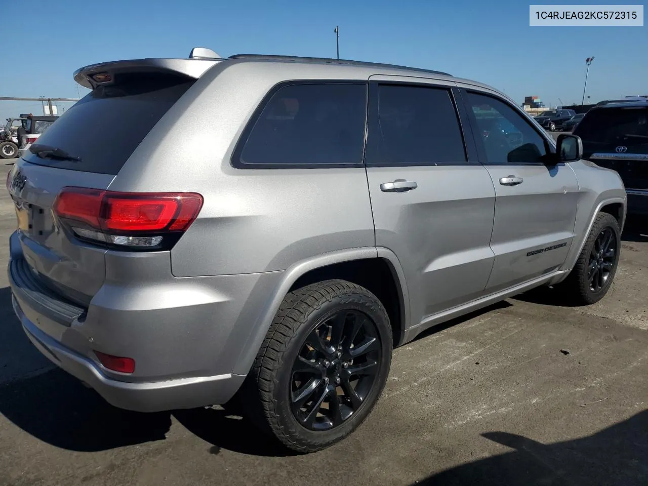 1C4RJEAG2KC572315 2019 Jeep Grand Cherokee Laredo