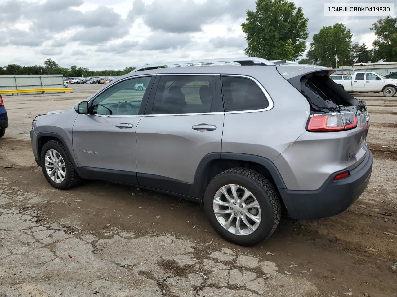 1C4PJLCB0KD419830 2019 Jeep Cherokee Latitude