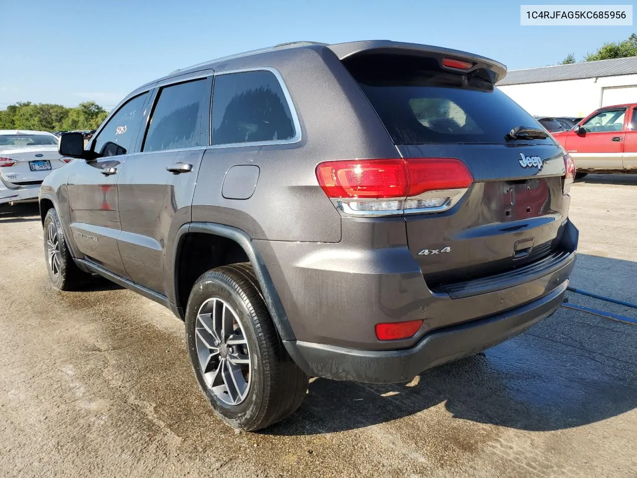 1C4RJFAG5KC685956 2019 Jeep Grand Cherokee Laredo