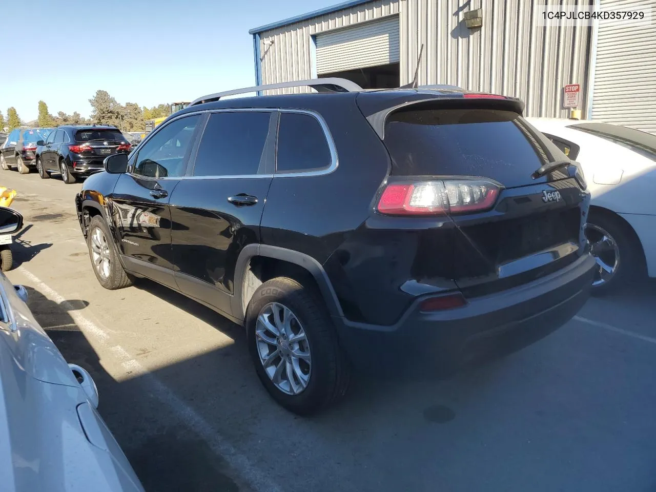 2019 Jeep Cherokee Latitude VIN: 1C4PJLCB4KD357929 Lot: 69713004