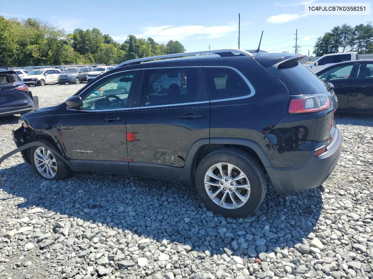 1C4PJLCB7KD358251 2019 Jeep Cherokee Latitude