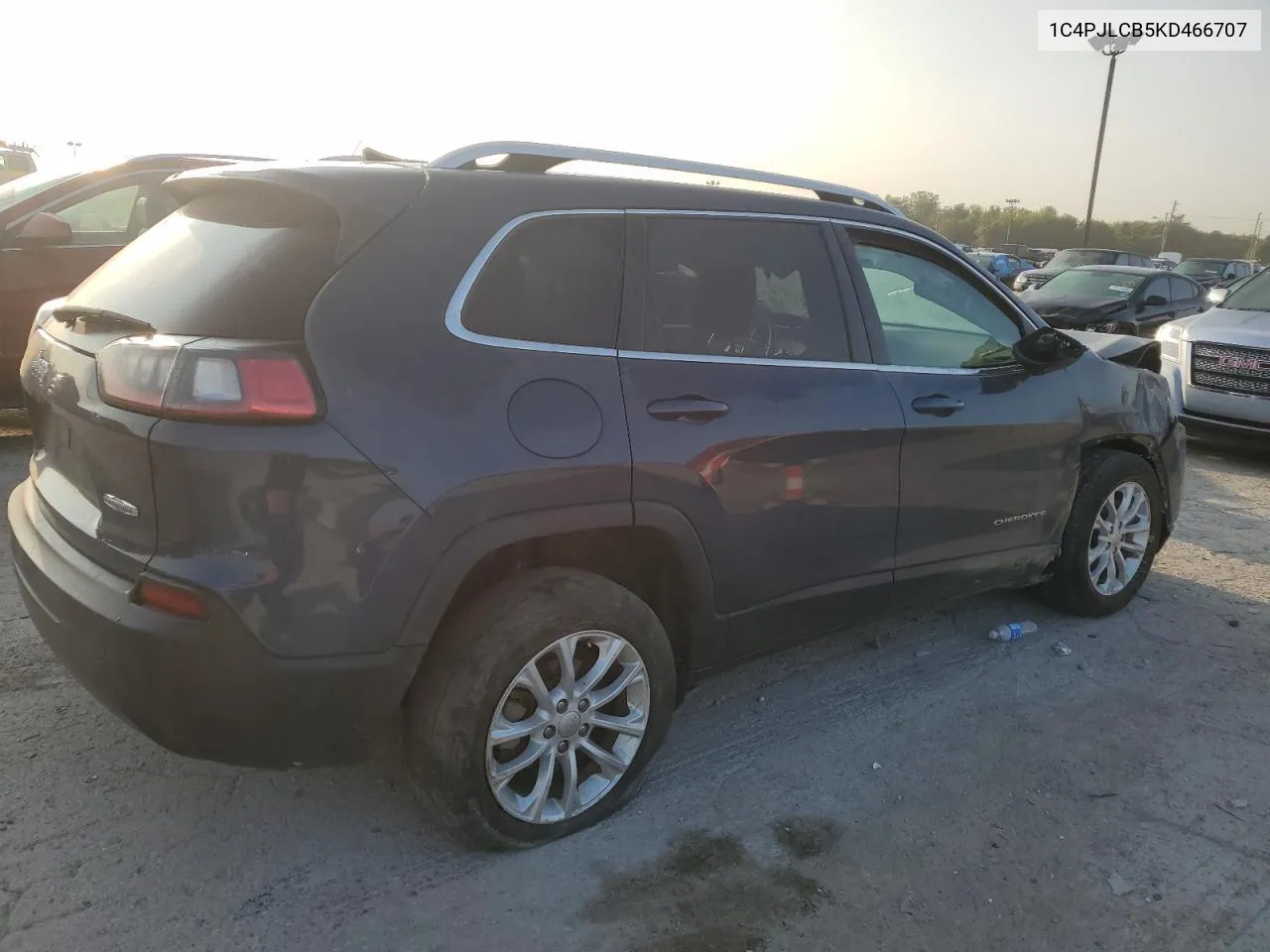 1C4PJLCB5KD466707 2019 Jeep Cherokee Latitude