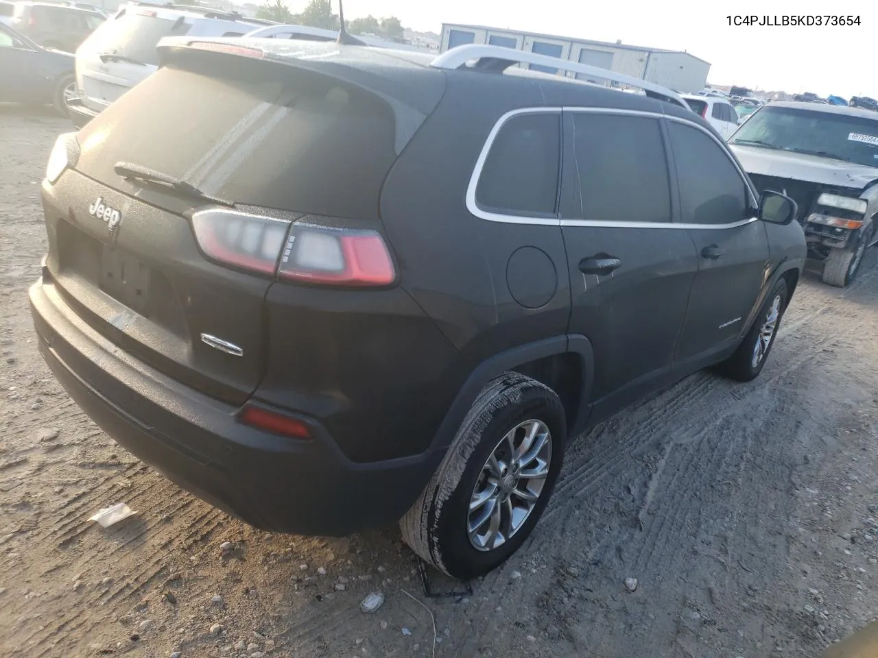 2019 Jeep Cherokee Latitude Plus VIN: 1C4PJLLB5KD373654 Lot: 70241814